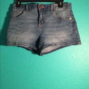Shorty shorts